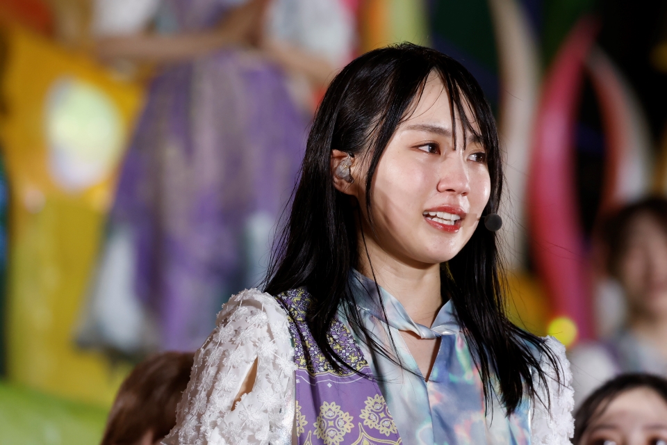 「真夏の全国ツアー2022」千秋楽で涙しながらスピーチする賀喜遥香
