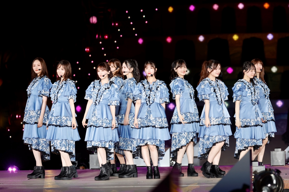「真夏の全国ツアー2022」千秋楽でパフォーマンスする乃木坂46の3期生