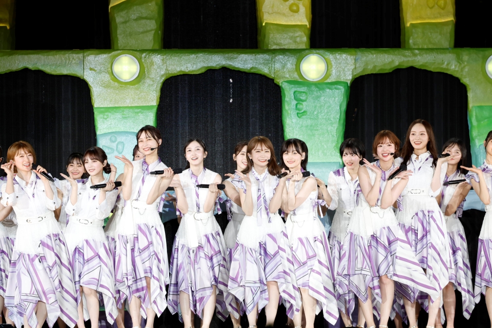 「真夏の全国ツアー2022」千秋楽でパフォーマンスする乃木坂46