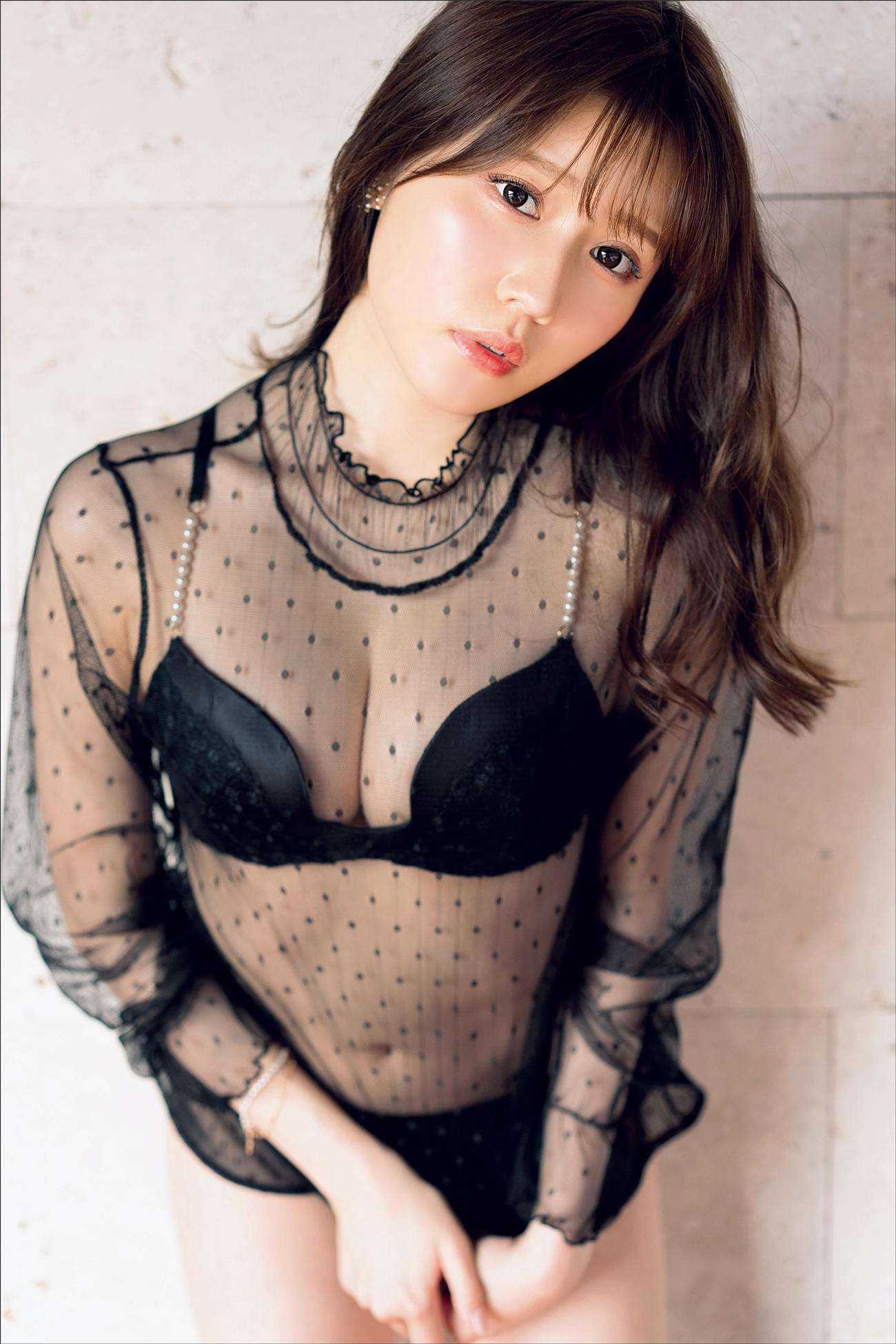 小日向ゆかファースト写真集「はじメェ～まして。」カット（徳間書店）／（野澤亘伸氏撮影）