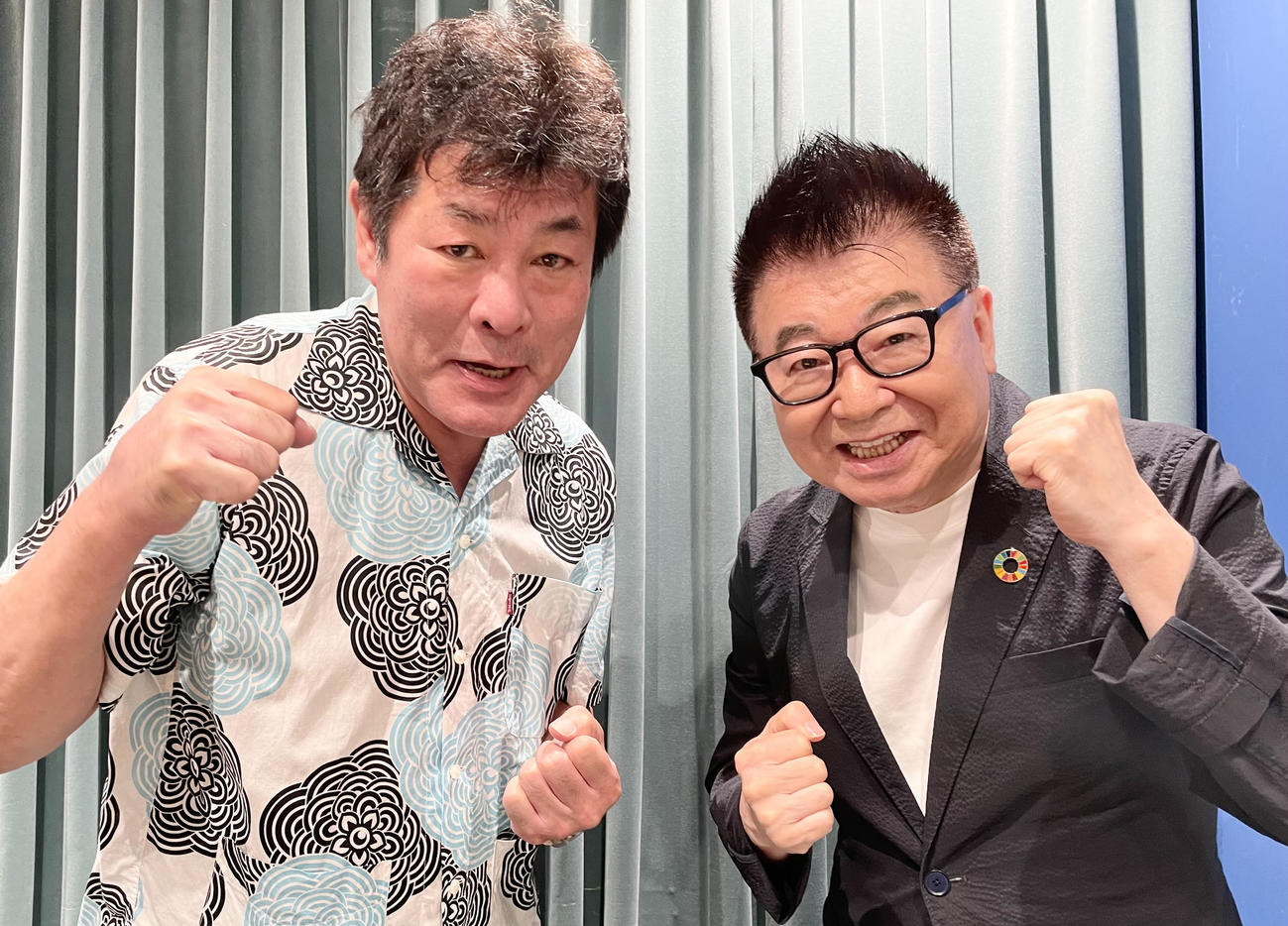 赤井英和（左）と生島ヒロシ