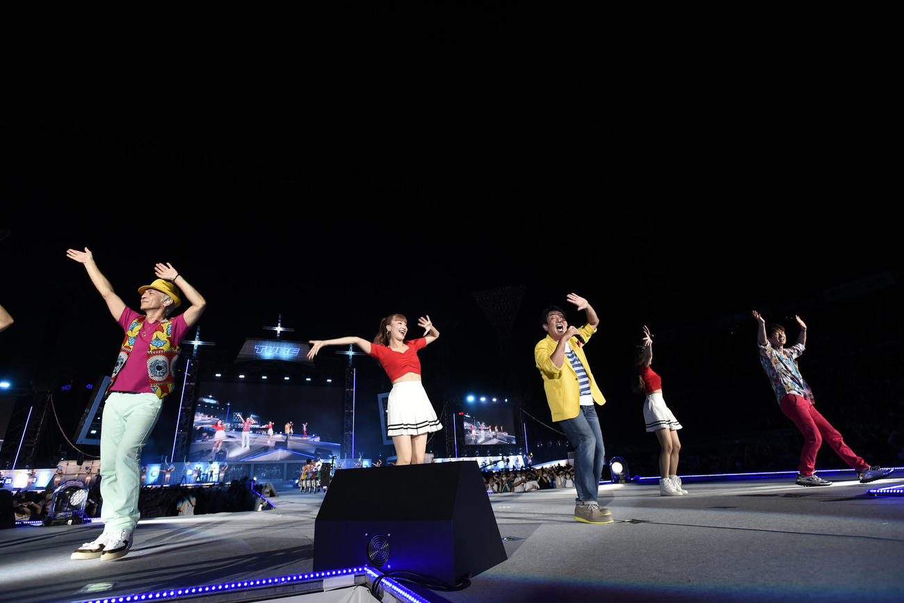 横浜スタジアムライブを行ったTUBE