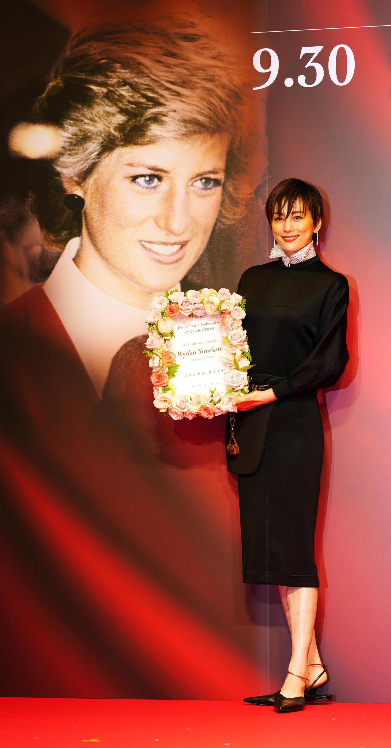 「ダイアナプロジェクト・キックオフイベント」に臨み、写真に納まるアンバサダーの米倉涼子（撮影・江口和貴）