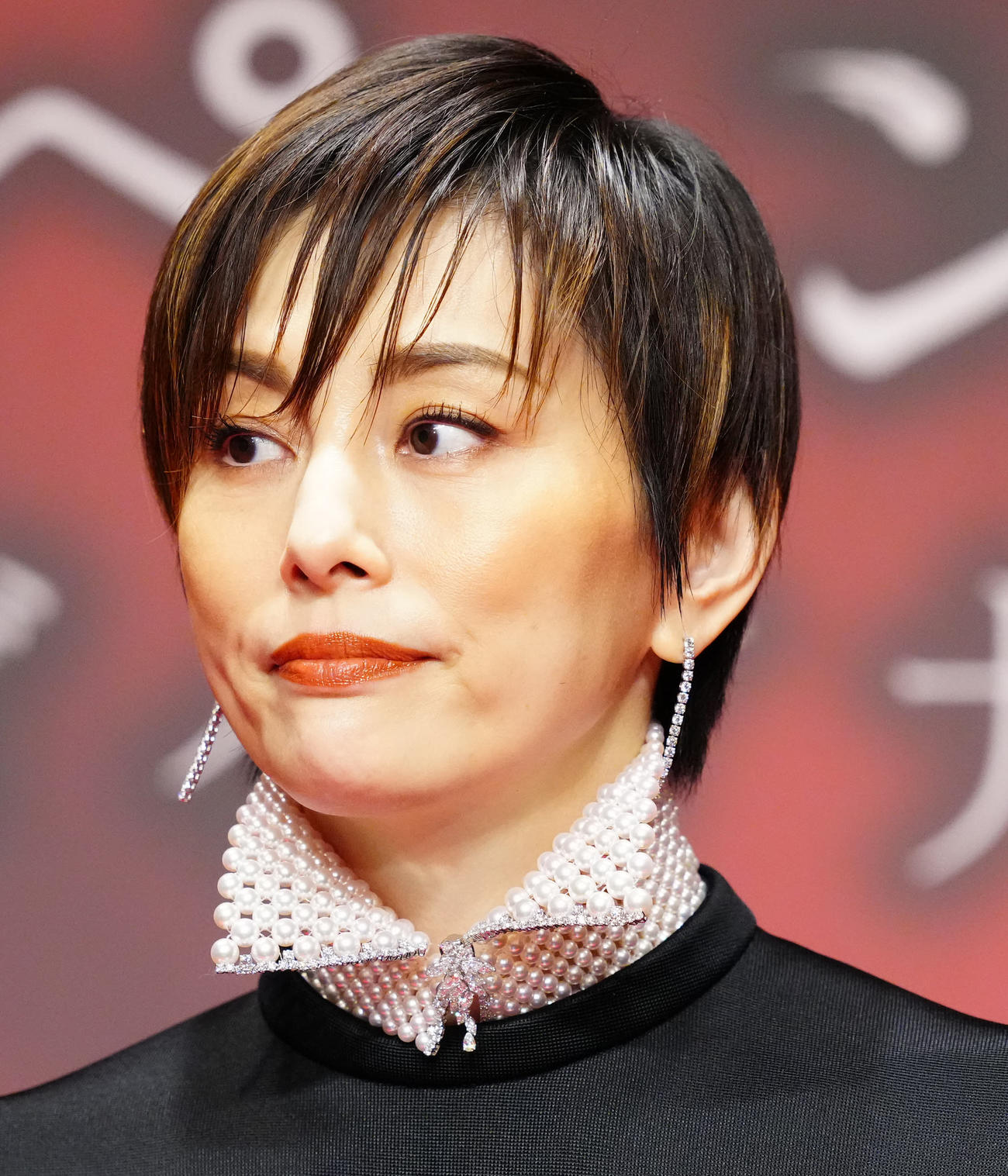 「ダイアナプロジェクト・キックオフイベント」で総額1億円のパールジュエリーを身に着けるアンバサダーの米倉涼子（撮影・江口和貴）