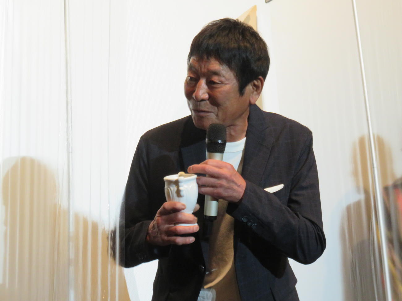 映画「千夜、一夜」の完成披露試写会で、ツボネタで笑わすダンカン