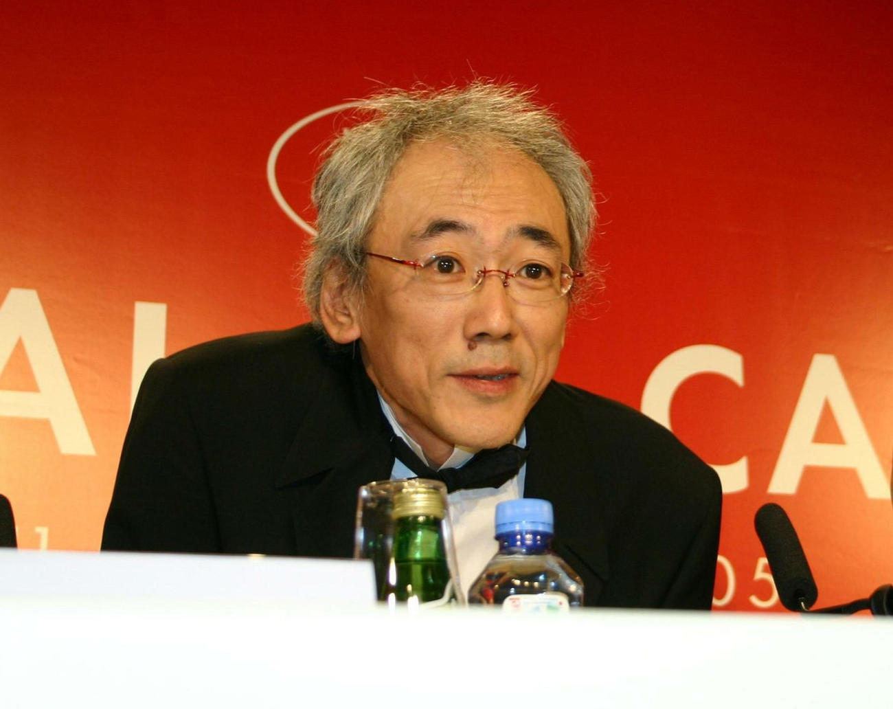 2005年5月、カンヌ映画祭の公式会見に臨む「バッシング」監督の小林政広さん