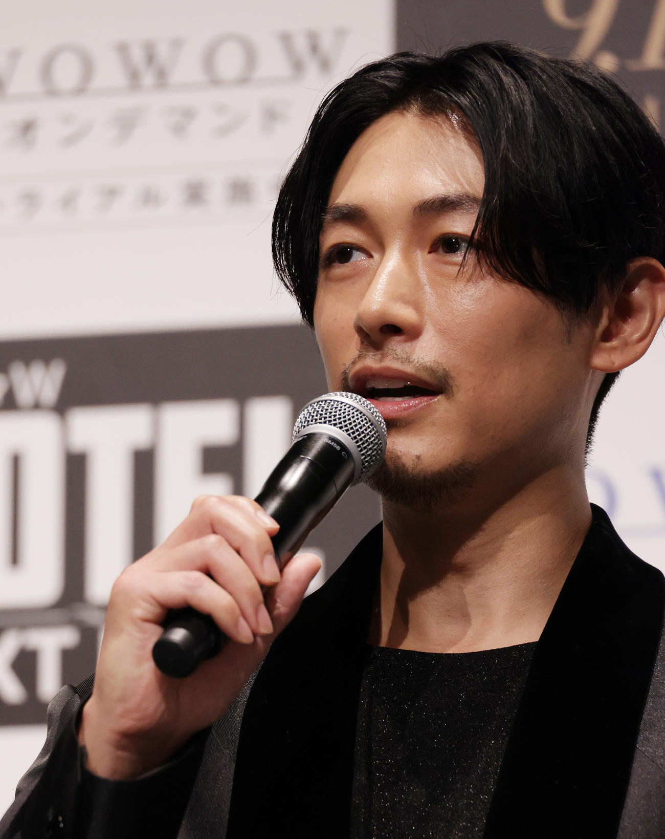 「連続ドラマW HOTEL－NEXT DOOR－」完成披露試写会であいさつするディーン・フジオカ（撮影・中島郁夫）