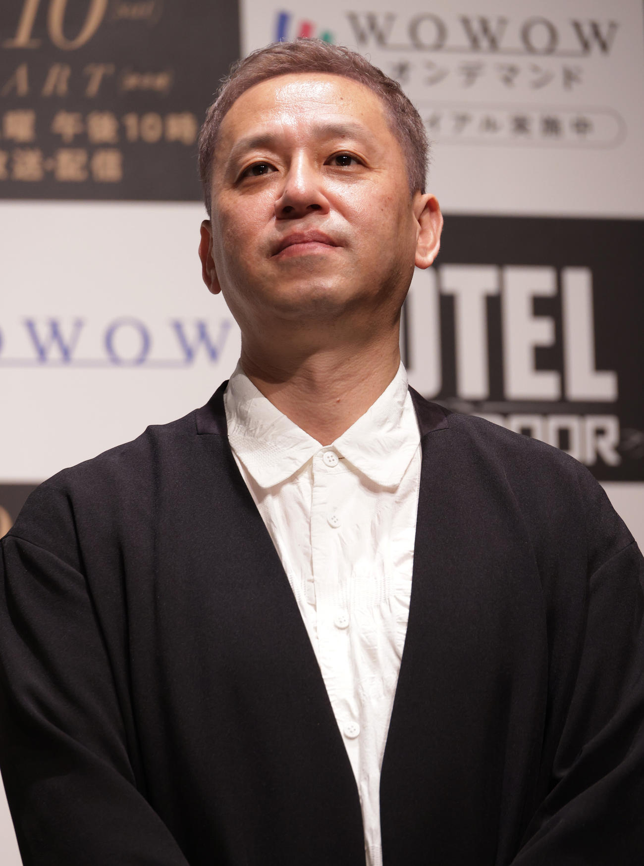 「連続ドラマW HOTEL－NEXT DOOR－」完成披露試写会であいさつする御法川修監督（撮影・中島郁夫）