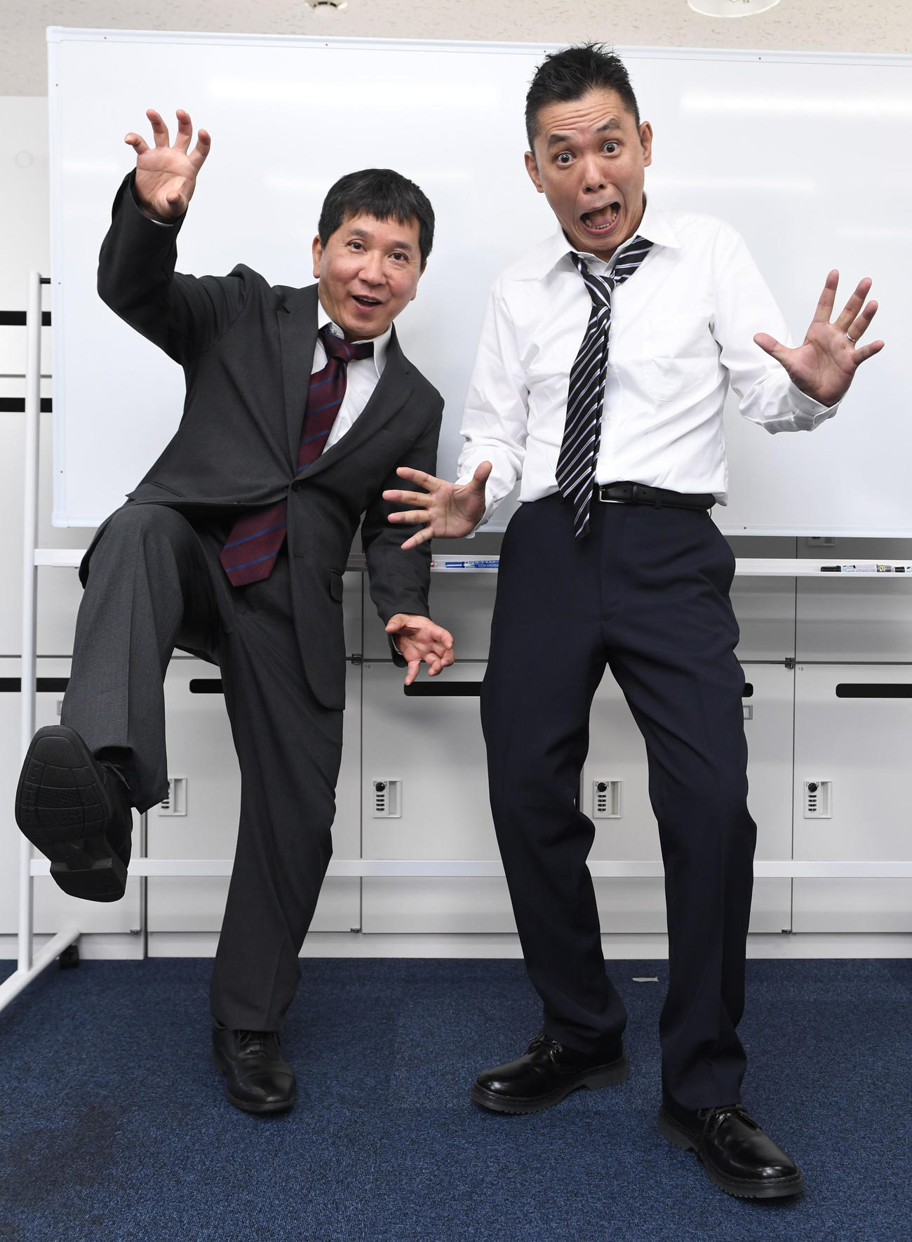 公式YouTubeチャンネル「テレビの話」をスタートさせる爆笑問題の田中裕二（左）と太田光
