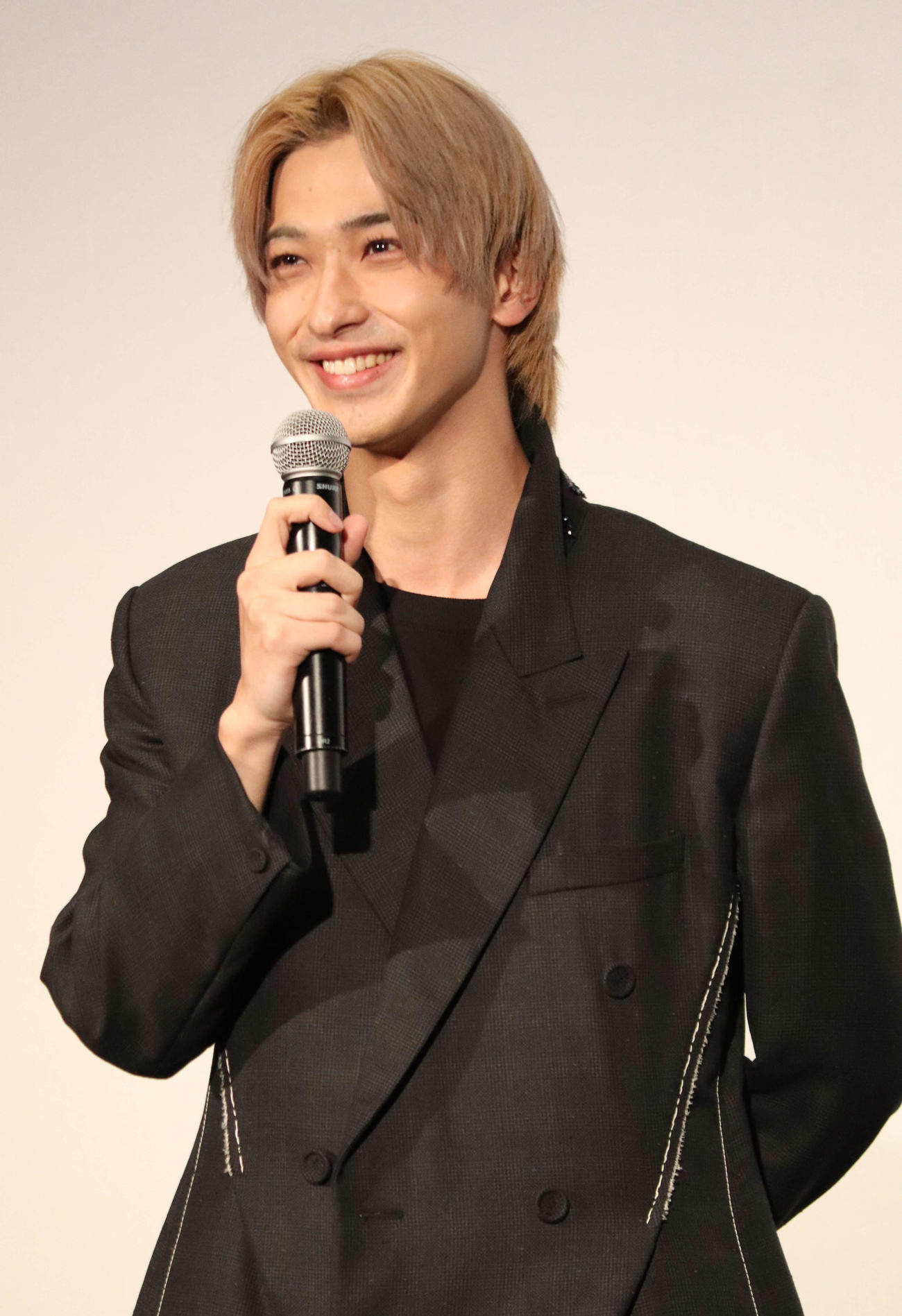 竹内涼真の告白に横浜流星「うれしいっすね」映画「アキラとあきら」ダブル主演で相思相愛ぶり - シネマ写真ニュース : 日刊スポーツ