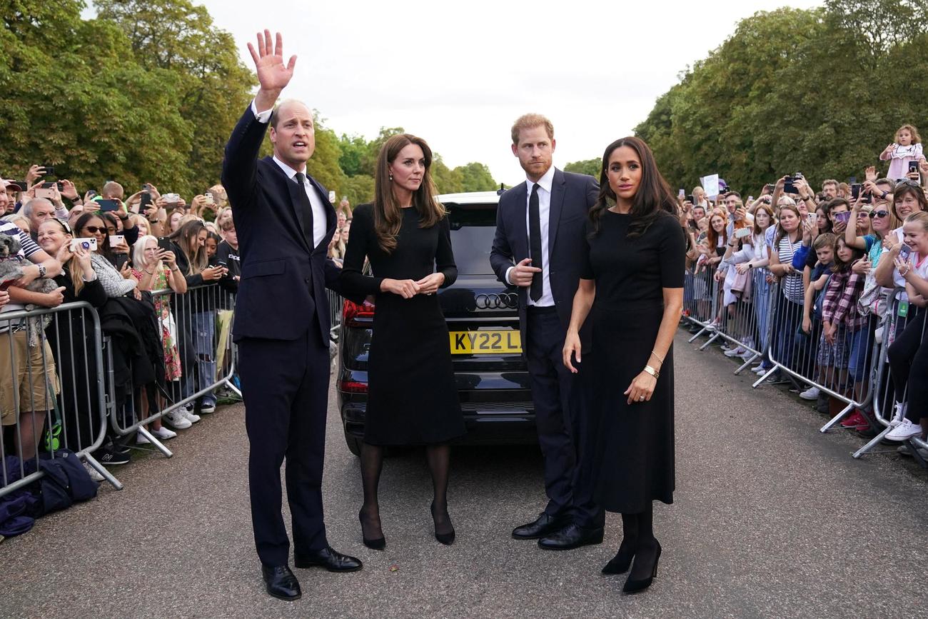 ウィンザー城を訪れた、左からウィリアム皇太子、キャサリン妃、ヘンリー王子、メーガン妃（ロイター）