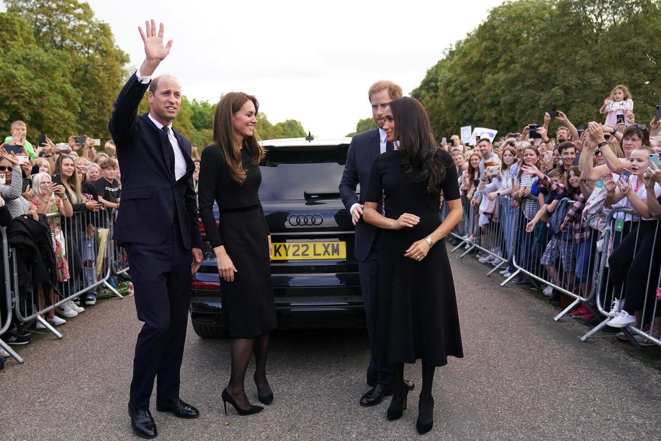 ウィンザー城を訪れた、左からウィリアム皇太子、キャサリン妃、ヘンリー王子、メーガン妃（ロイター）
