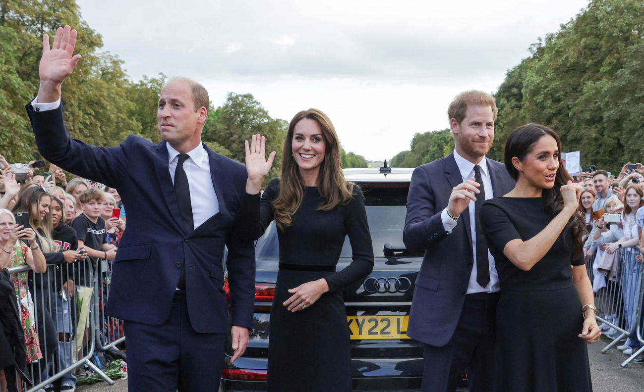ウィンザー城を訪れた、左からウィリアム皇太子、キャサリン妃、ヘンリー王子、メーガン妃（ロイター）