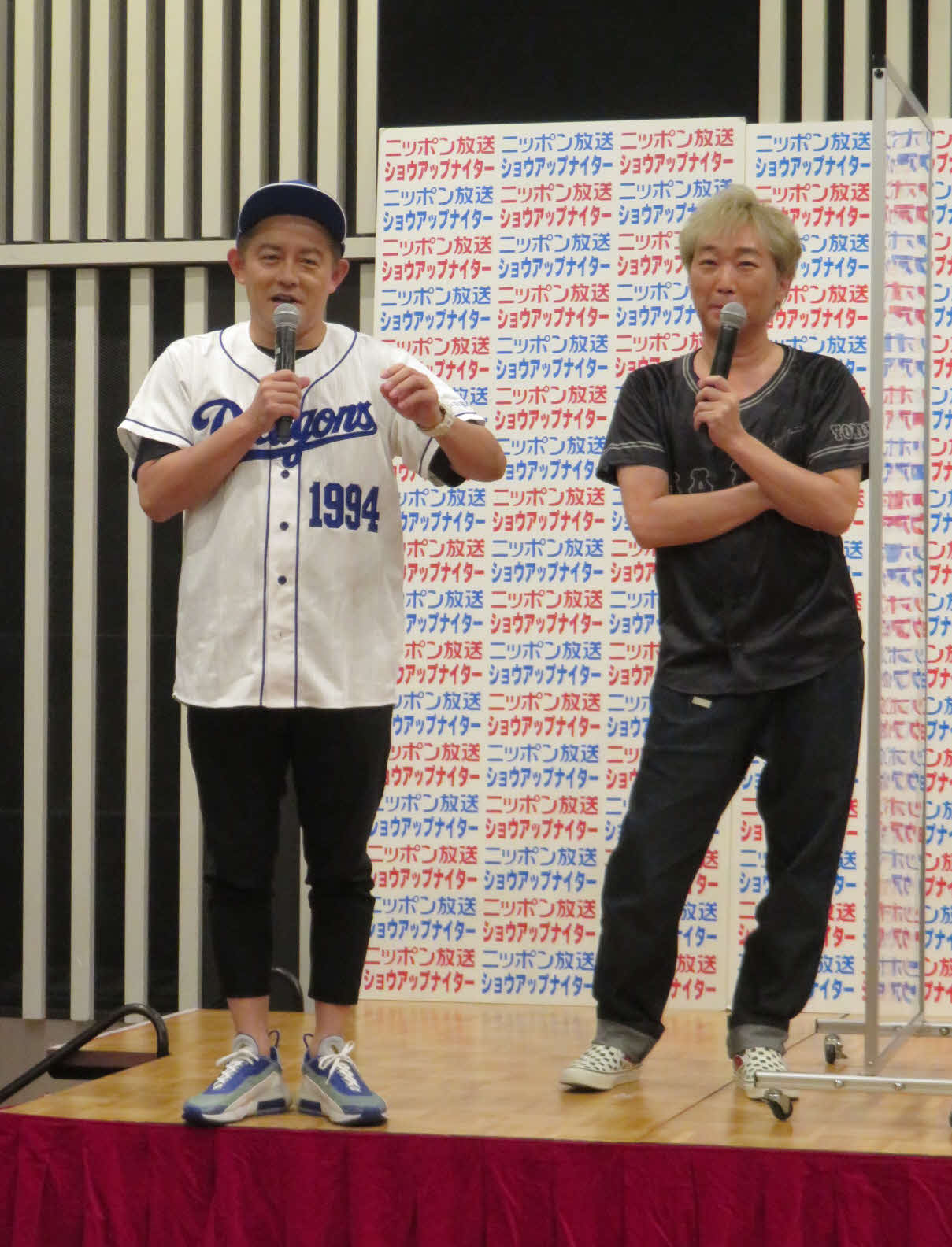 ニッポン放送の新番組「ラジオペナントレースNEXT」の会見に出席したスピードワゴン井戸田潤（左）小沢一敬