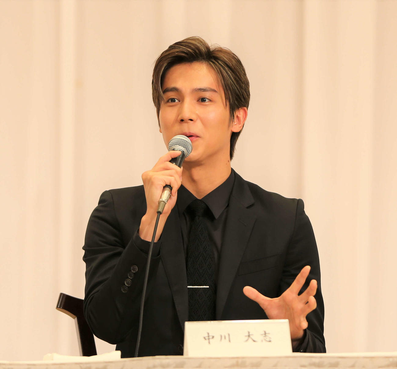 音楽劇「歌妖曲～中川大志之丞変化～」の製作発表で意気込みを語る中川大志（撮影・星夏穂）
