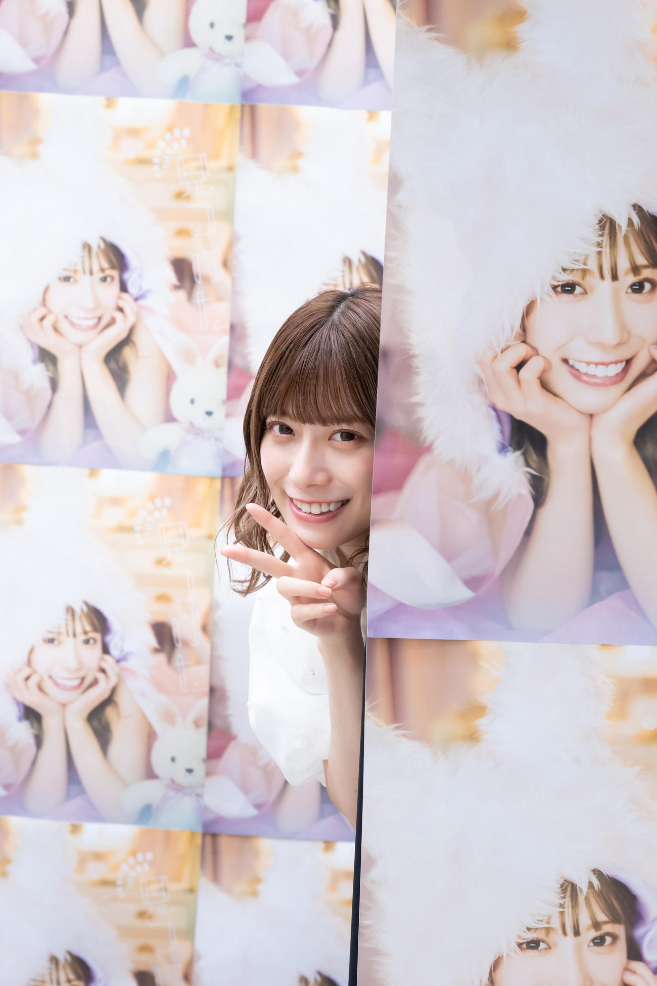 ファースト写真集「見つけた」の発売記念オンライン会見に出席した日向坂46東村芽依