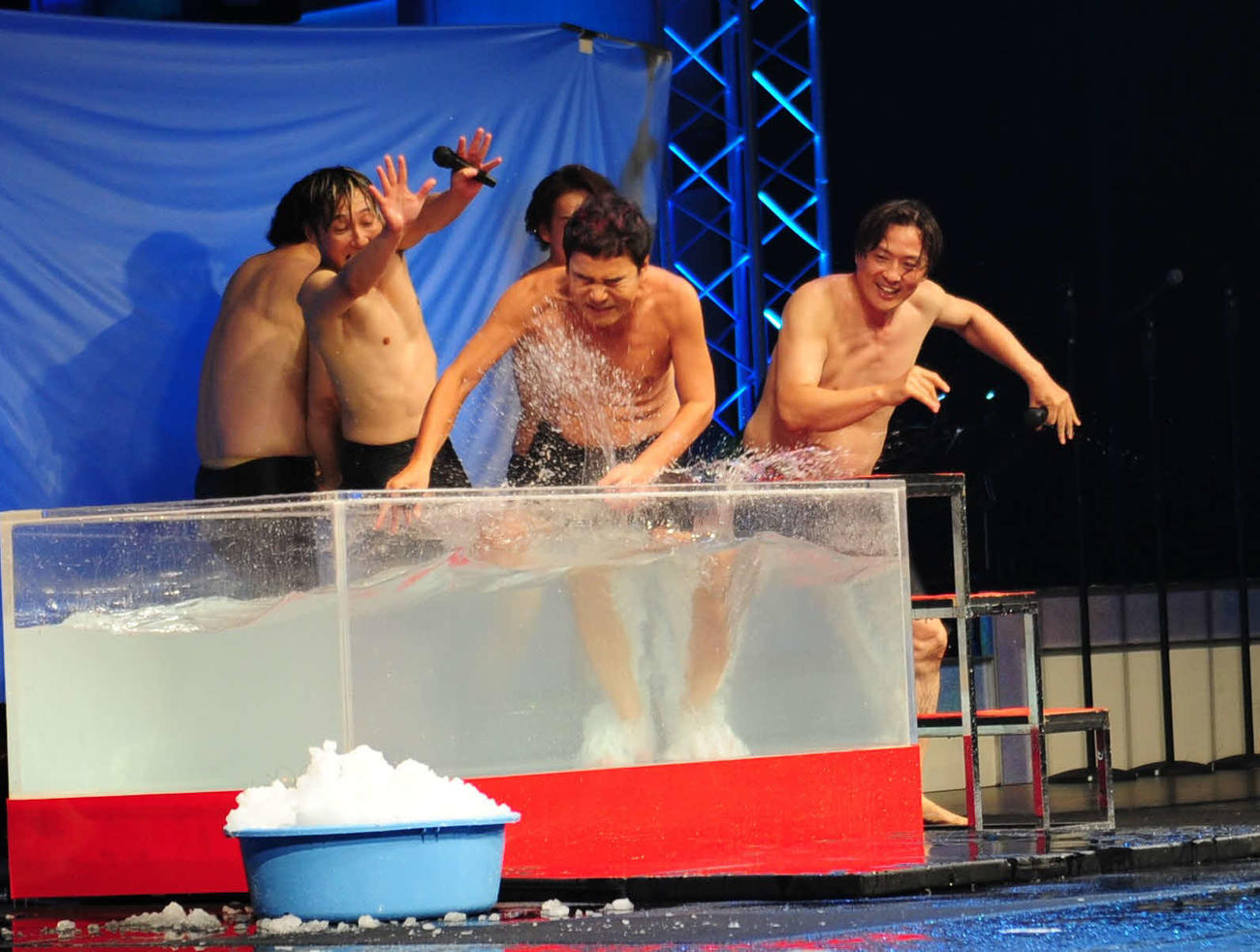 熱湯風呂に入る肥後克広