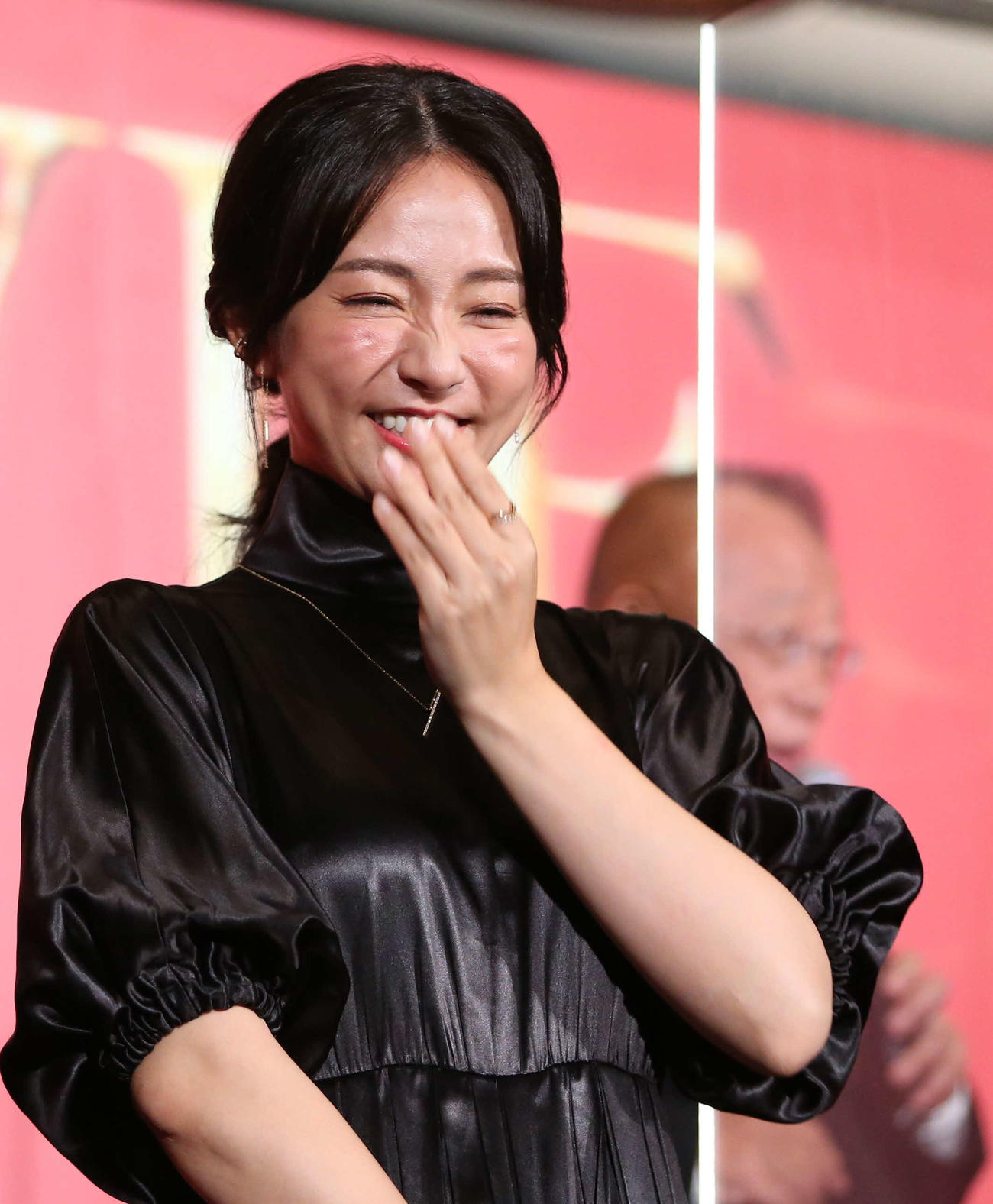 映画「七人の秘書THEMOVIE」の完成披露試写会で笑顔で撮影を振り返った木村文乃（撮影・星夏穂）