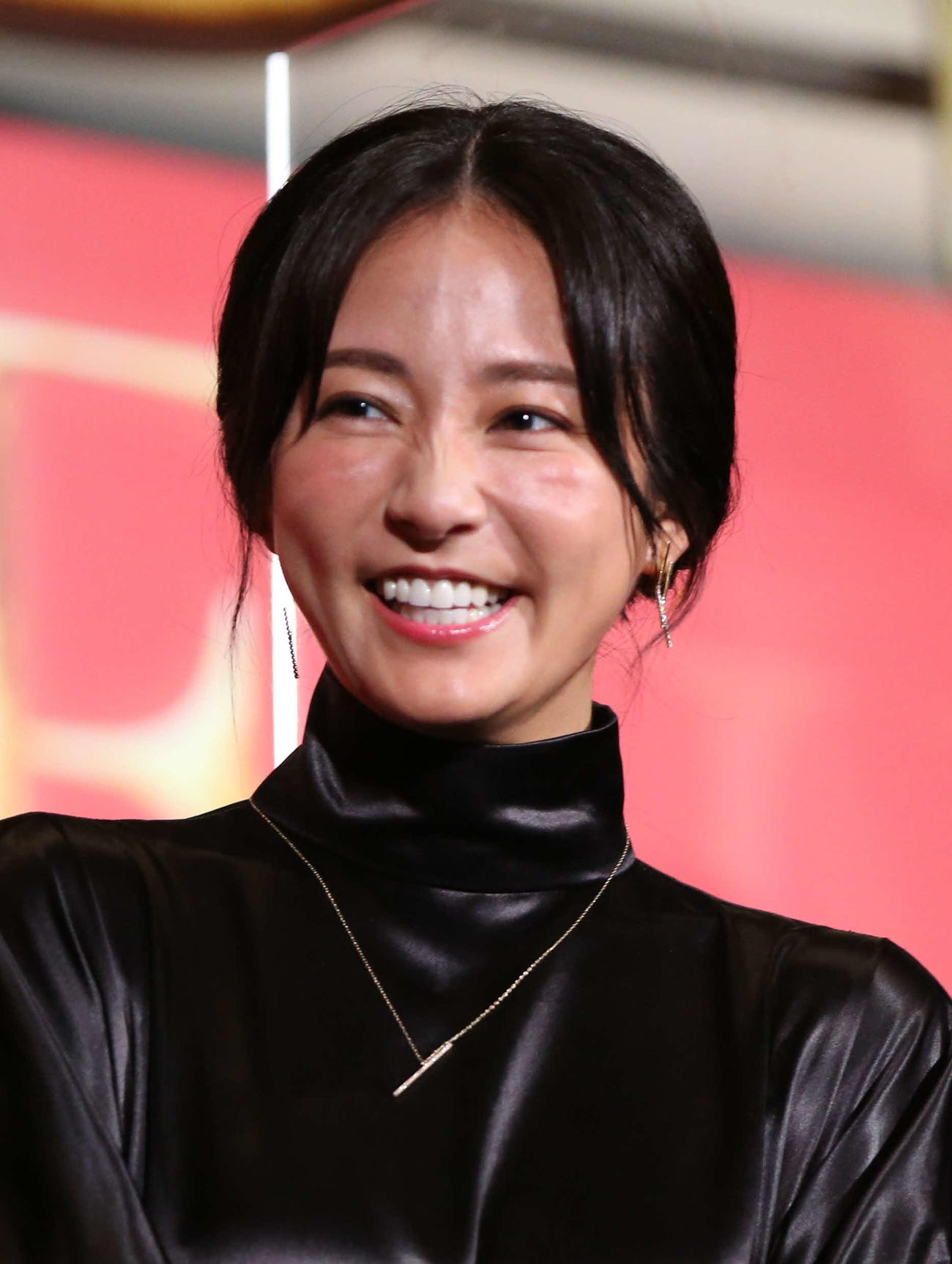 映画「七人の秘書THEMOVIE」の完成披露試写会で撮影を振り返った木村文乃（撮影・星夏穂）
