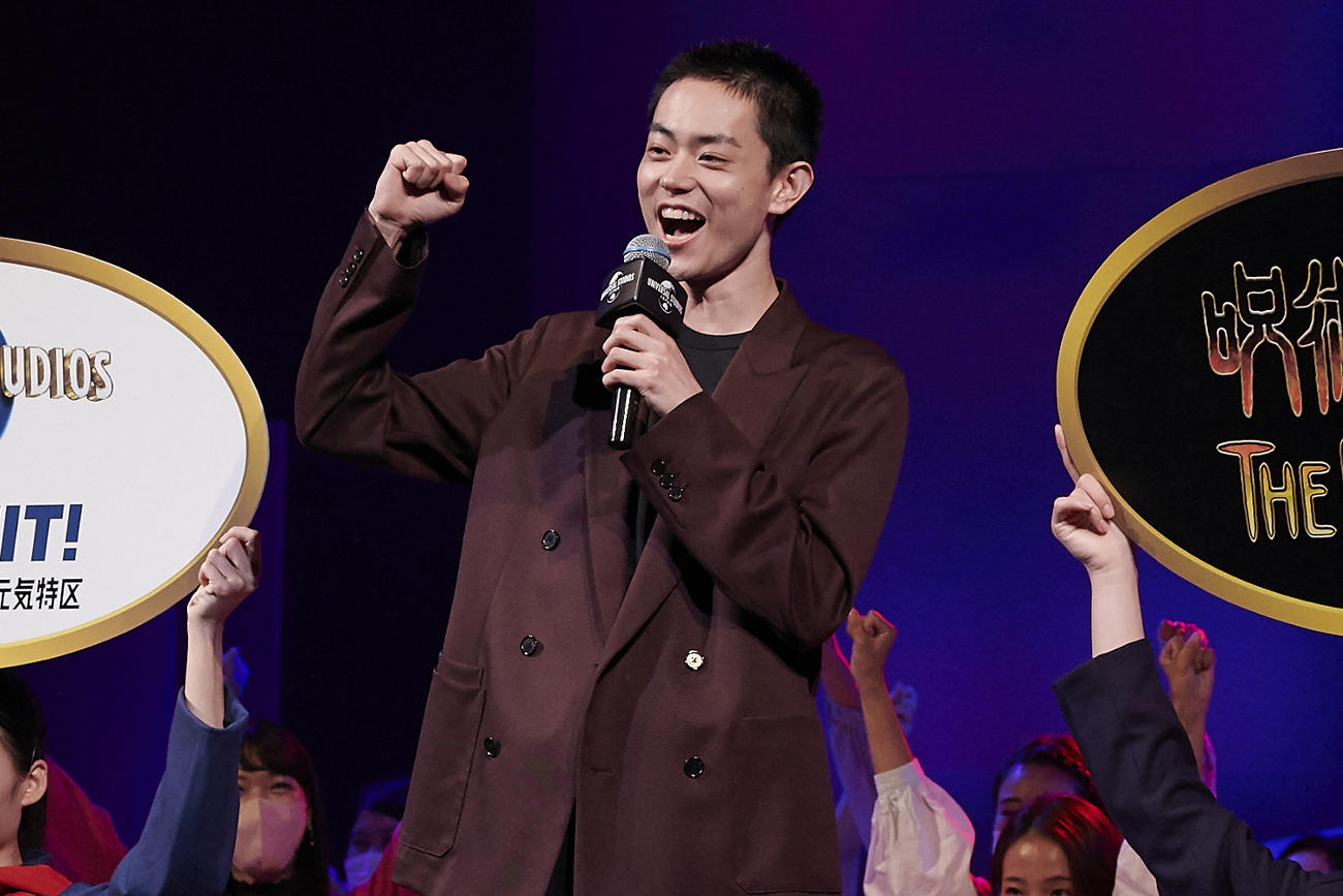 セレモニーで開幕を宣言する菅田将暉（画像提供：ユニバーサル・スタジオ・ジャパン）