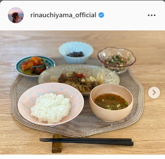 内山理名インスタグラムより
