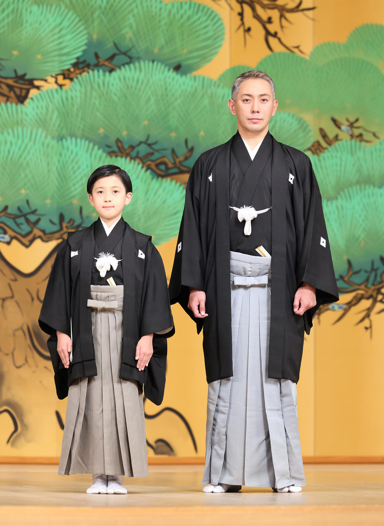 市川海老蔵（右）と堀越勸玄くん（2022年7月撮影）