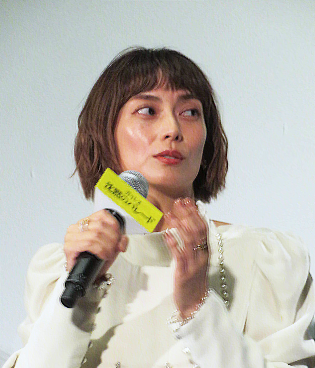 映画「沈黙のパレード」初日舞台あいさつに登壇した柴咲コウ（撮影・村上幸将）