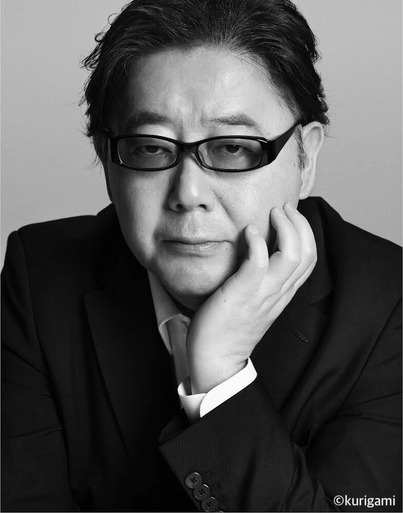 秋元康氏