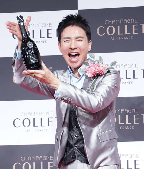 シャンパーニュ「COLLET」の新CM発表会に出席した、郷ひろみ（撮影・佐藤勝亮）