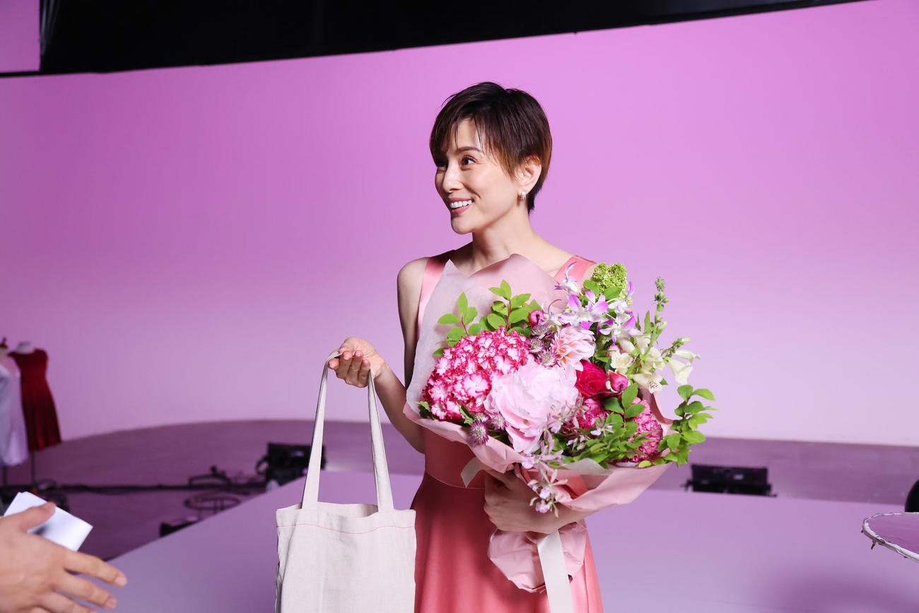 「グレイス　ワン　リンクルケア」シリーズの新CMに出演する米倉涼子