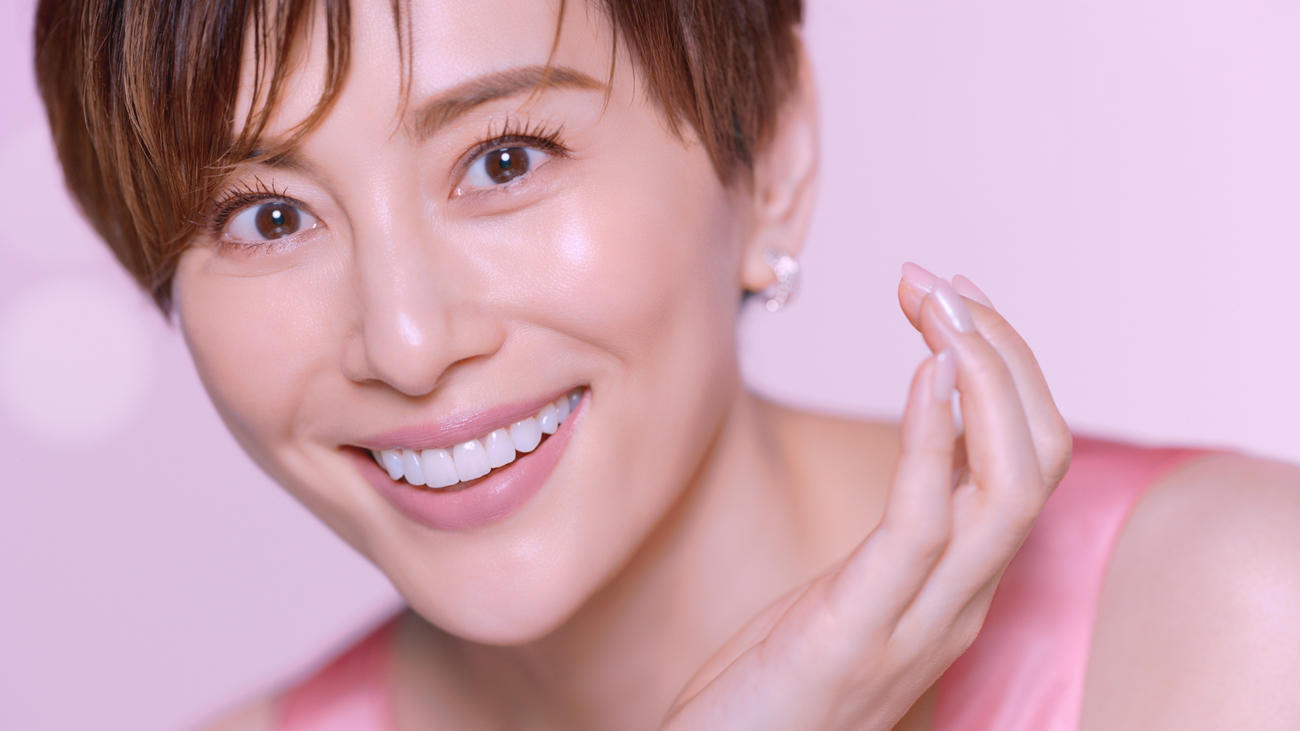 「グレイス　ワン　リンクルケア」シリーズの新CMに出演する米倉涼子