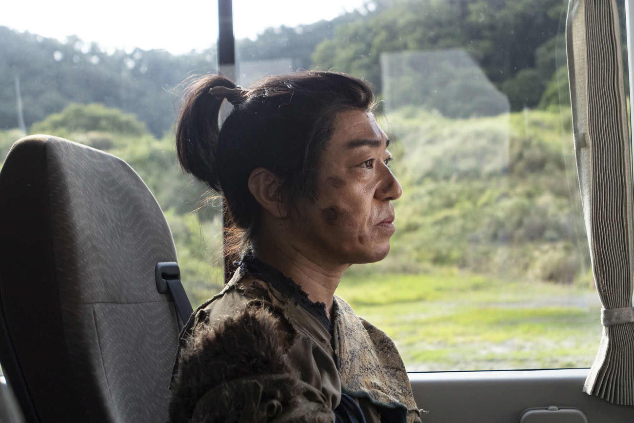 サンセバスチャン映画祭でワールドプレミア上映された香川照之主演映画「宮松と山下」の1シーン(C)2022『宮松と山下』製作委員会