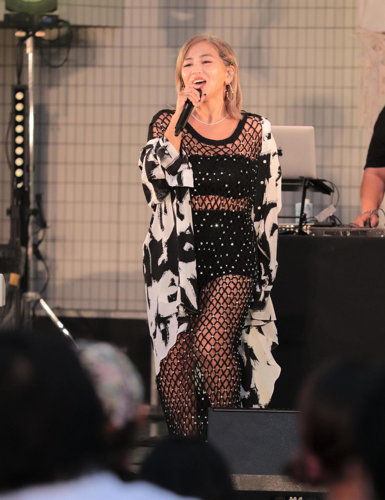 「PEACE DAY2022＠代々木公園」のフリーライブで6曲を熱唱したMINMI（撮影・藤塚大輔）