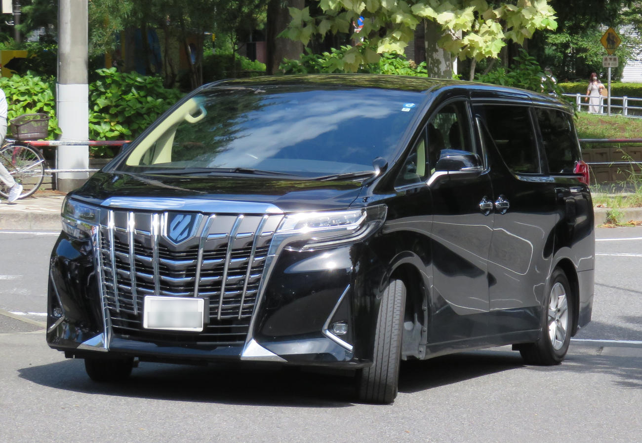 千葉地裁松戸支部に入る、田中聖被告を乗せたと思われる車（一部加工）