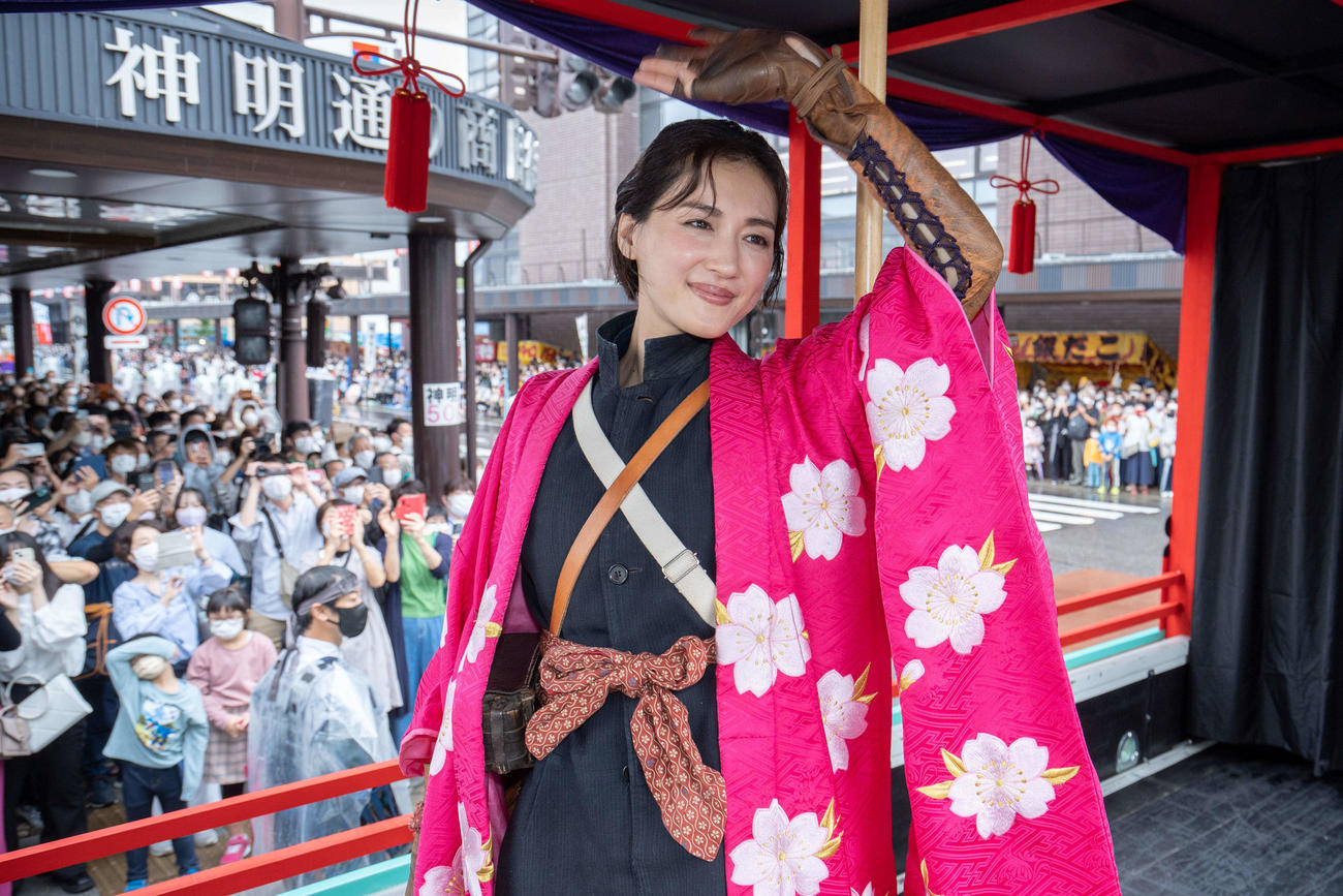 「会津まつり」に参加した綾瀬はるか