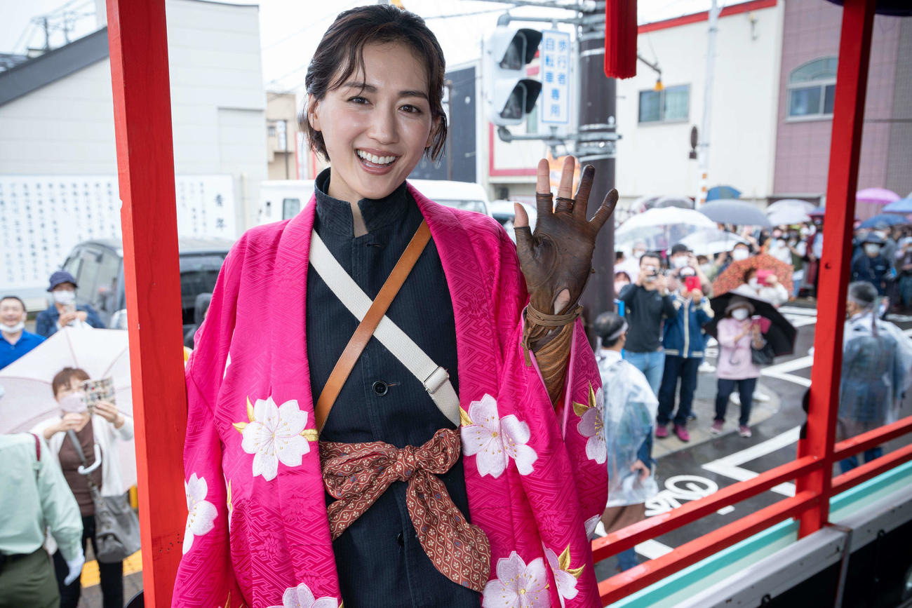 「会津まつり」に参加した綾瀬はるか