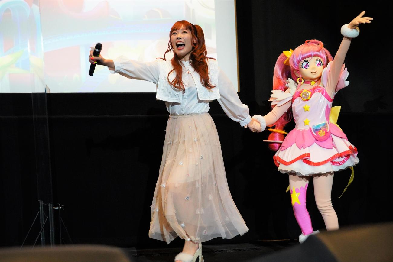 「映画デリシャスパーティ　プリキュア　夢みる　お子さまランチ！」の公開記念舞台あいさつに出席した成瀬瑛美（撮影・佐藤成）