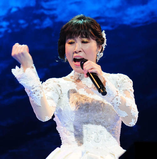 中野サンプラザでコンサートを行った水森かおり