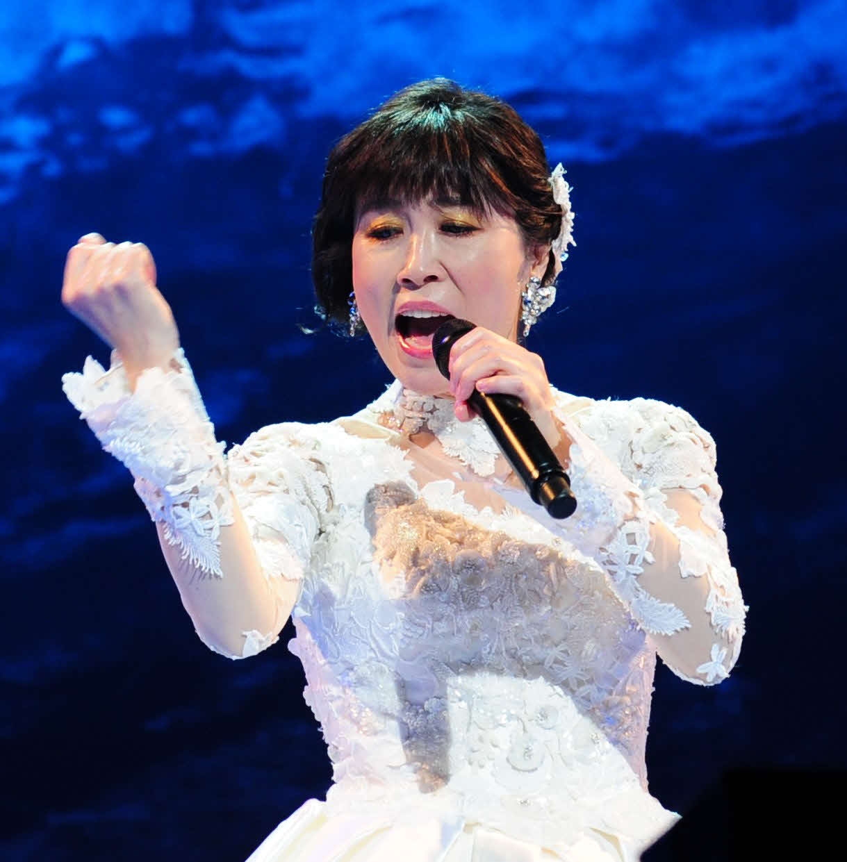 中野サンプラザでコンサートを行った水森かおり