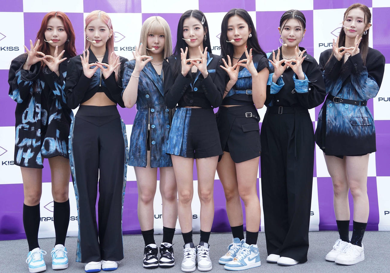 初来日したPURPLE K！SS。左からイレ、ユキ、チェイン、ゴウン、ドシ、スアン、ジウン（撮影・佐藤勝亮）