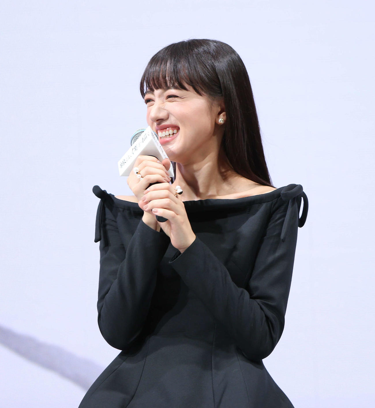 映画「線は、僕を描く」の完成報告会で笑顔を見せる清原果耶（撮影・星夏穂）