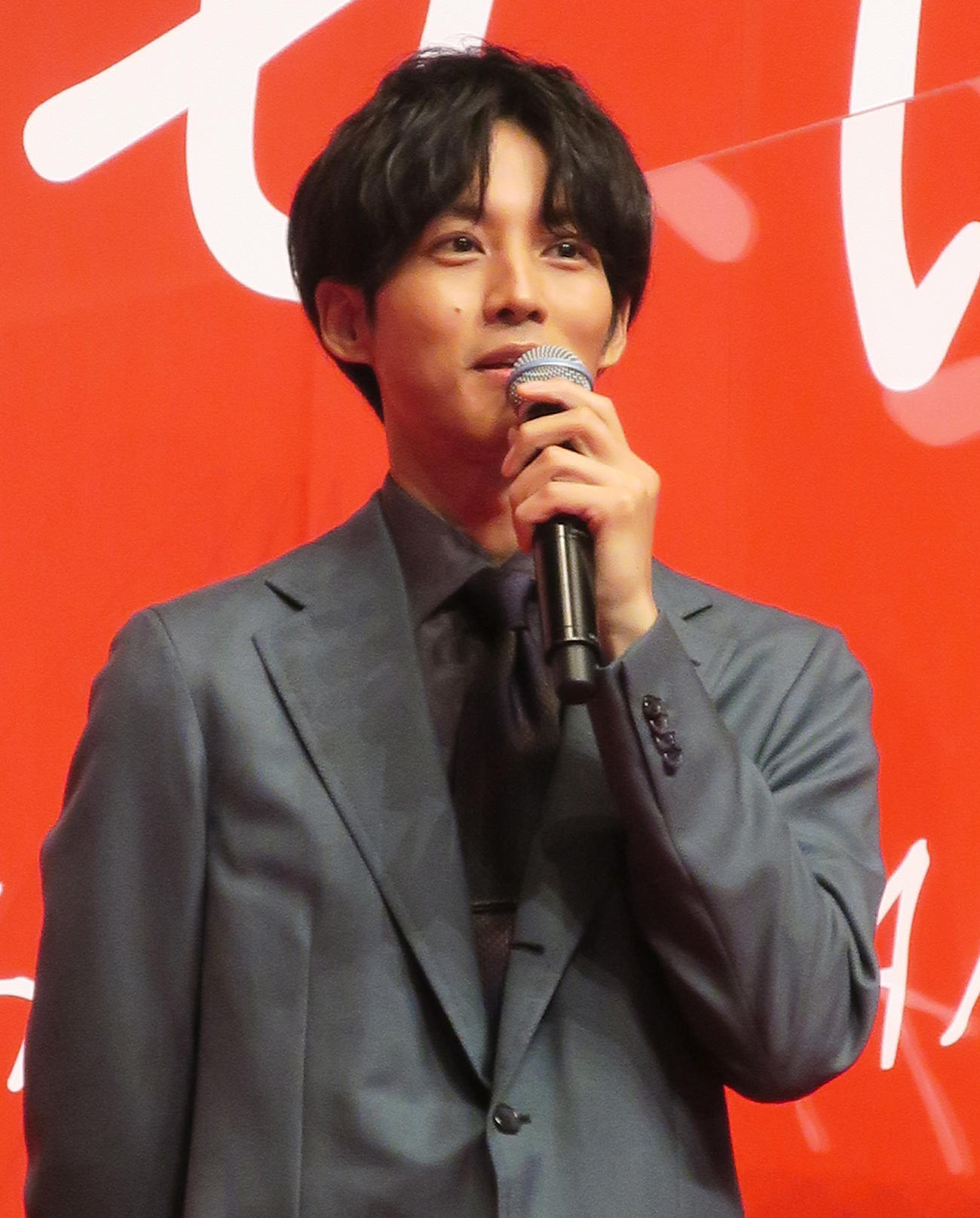 映画「耳をすませば」ジャパンプレミアイベントで見どころを語る松坂桃李