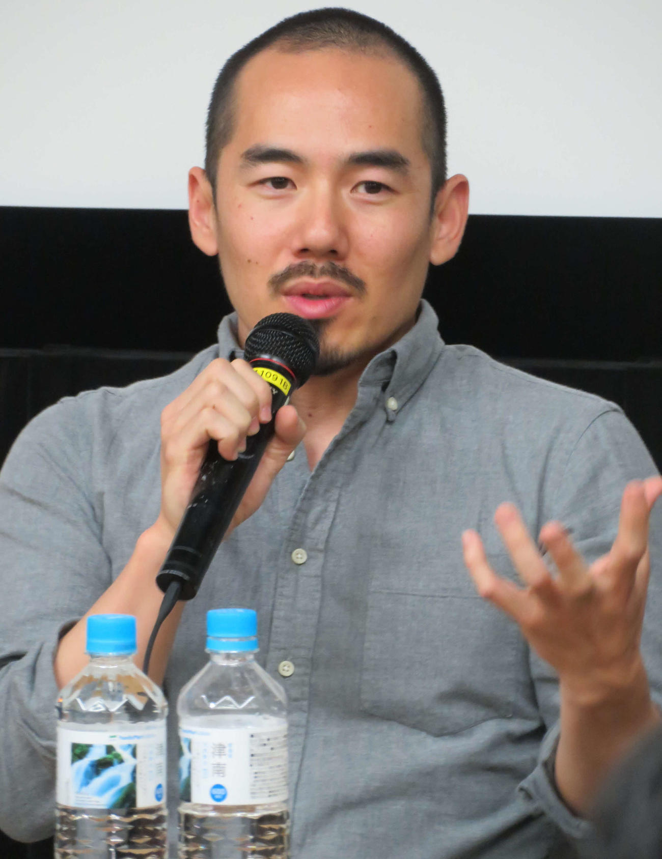 ミキ・デザキ監督（2019年11月撮影）