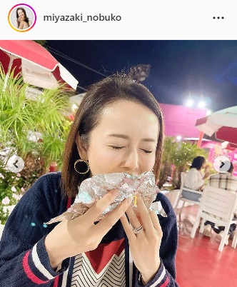 新婚旅行先のロサンゼルスで食べまくる宮崎宣子アナ（宮崎宣子アナのインスタグラムより）