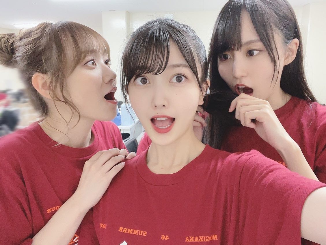 仲よさそうにおどける乃木坂46の（左から）田村真佑、久保史緒里、賀喜遥香。久保史緒里インスタグラムより