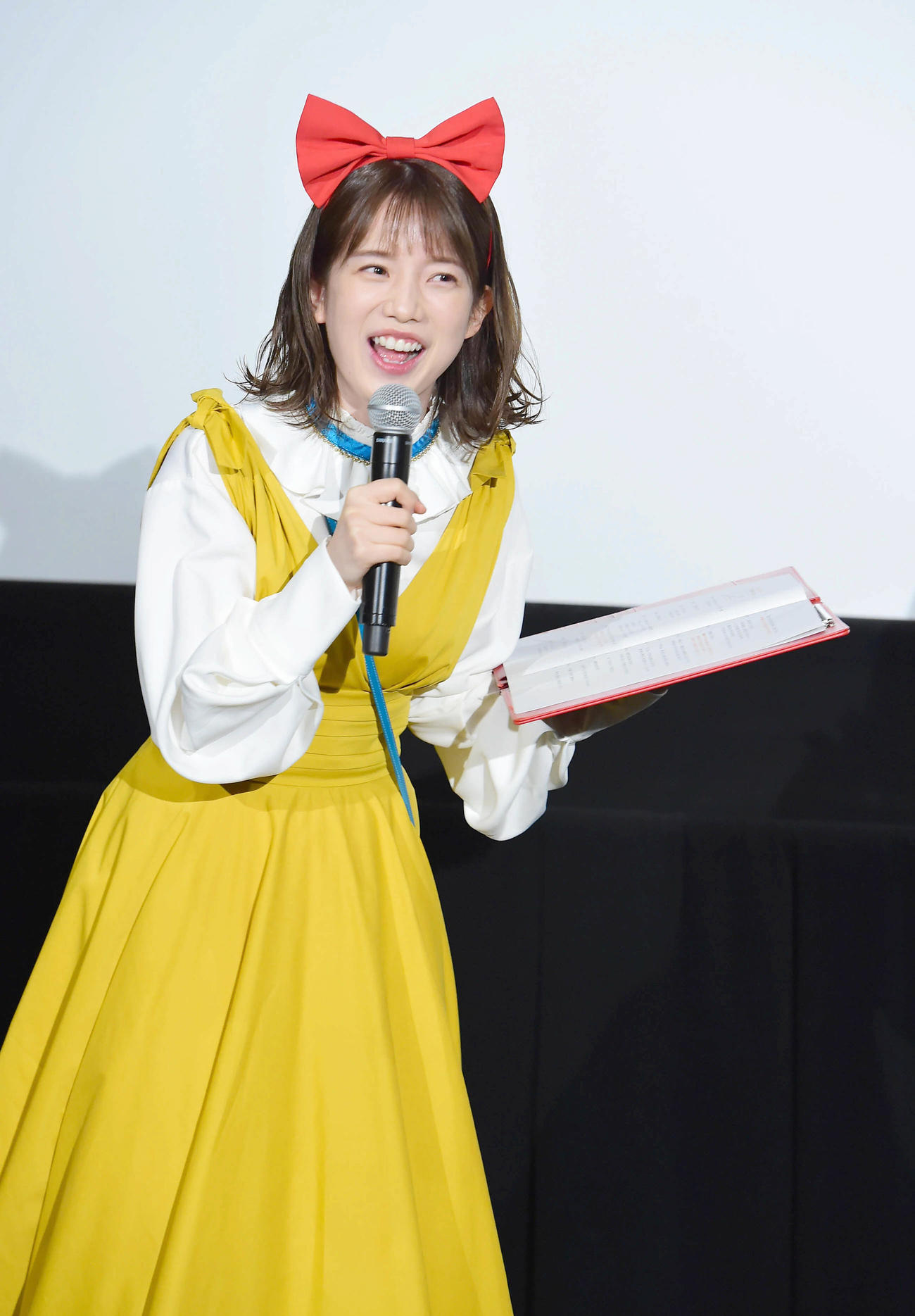 2020年8月、ドラミちゃんのイメージで舞台あいさつでMCを務めた弘中綾香アナウンサー