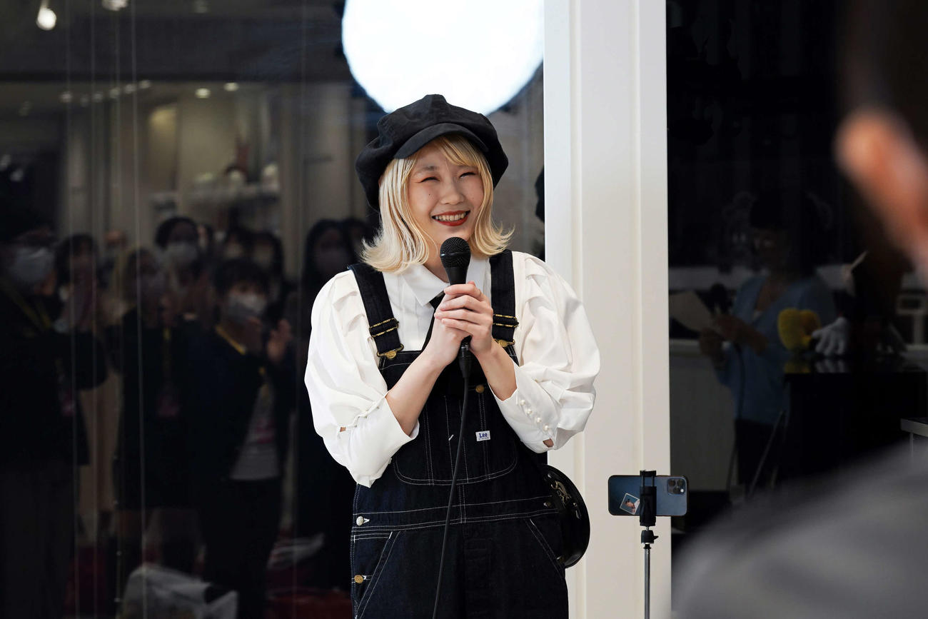 ディズニーの名曲をアレンジしたアルバム「ディズニー・ハッピー・ピアノ・チューンズ」発売記念イベントを行ったポップピアニストのハラミちゃん（C）Disney