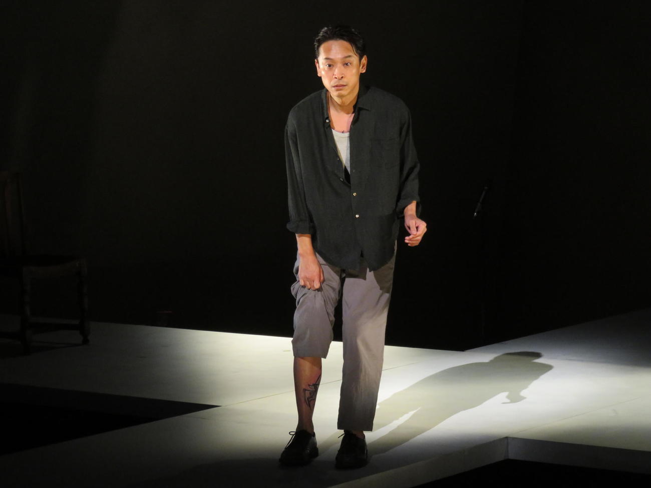舞台「凍える」で連続幼児殺人犯を演じる坂本昌行