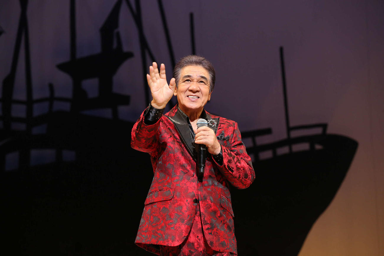 デビュー40周年記念コンサートを行った鳥羽一郎