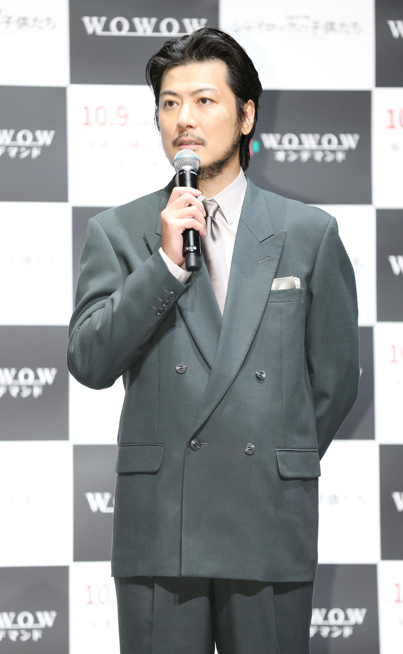 WOWOW「連続ドラマWシャイロックの子供たち」完成披露試写会に登壇しあいさつする玉山鉄二（撮影・宮地輝）
